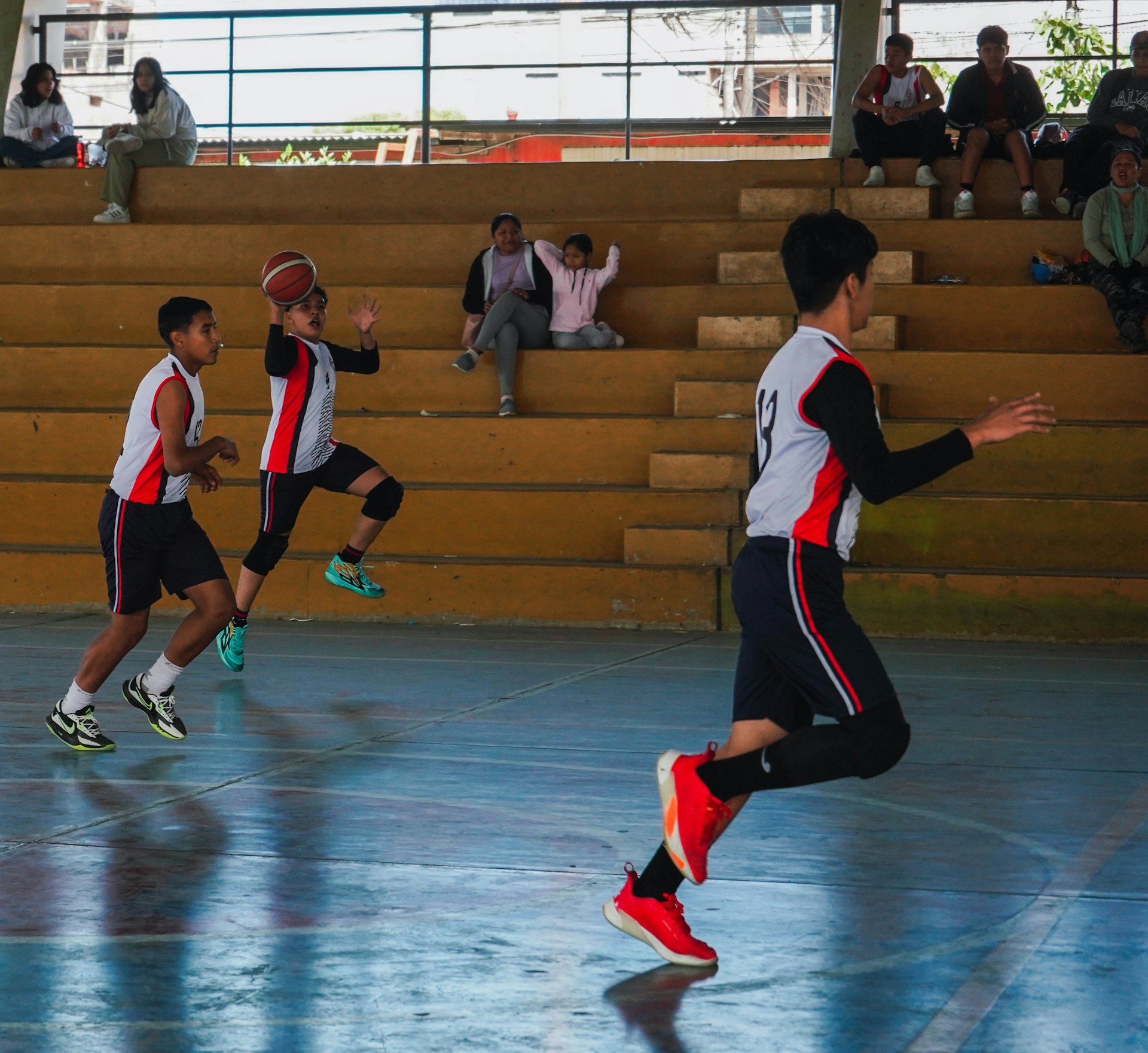 kenneth-schipper-QKfJPPhM3_w-unsplash